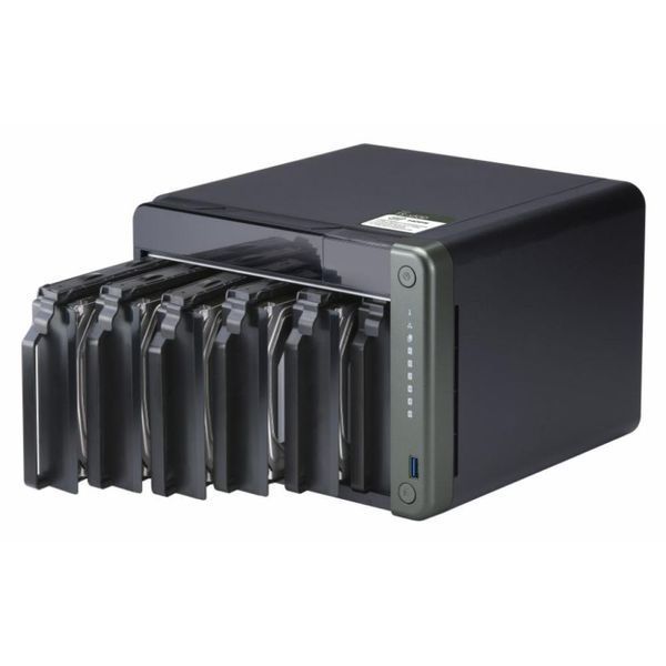 Система хранения данных QNAP TS-653D-8G с 6 отсеками для дисков, 8GB RAM, настольное исполнение
